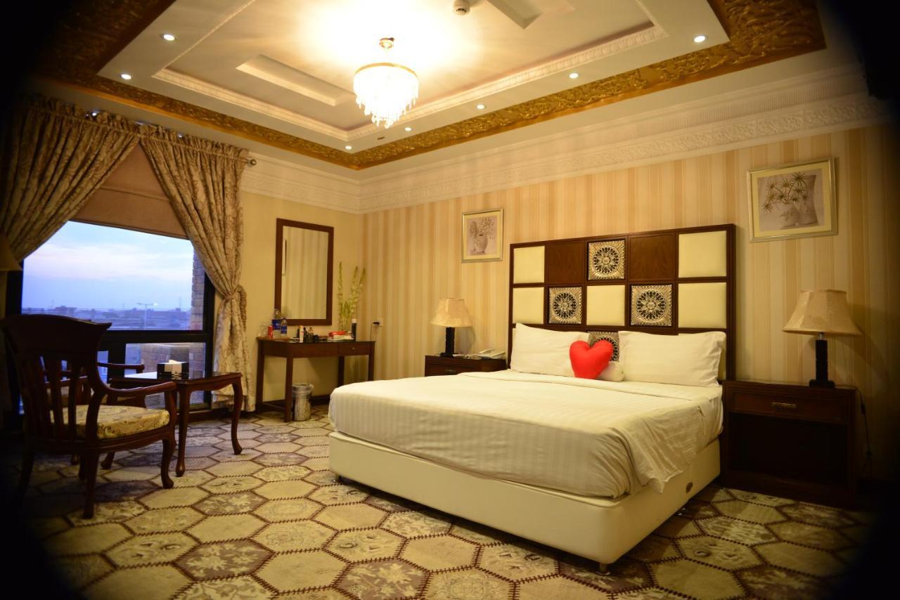 Rachna Hotel Gujranwala Dış mekan fotoğraf